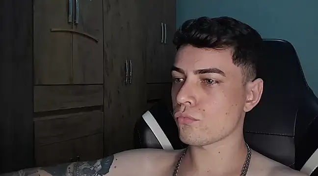 Snapshot of Dyllan__ chatting on January 2025 09:50:01 PM Dyllan online show from January 2025 09:50:01 PM