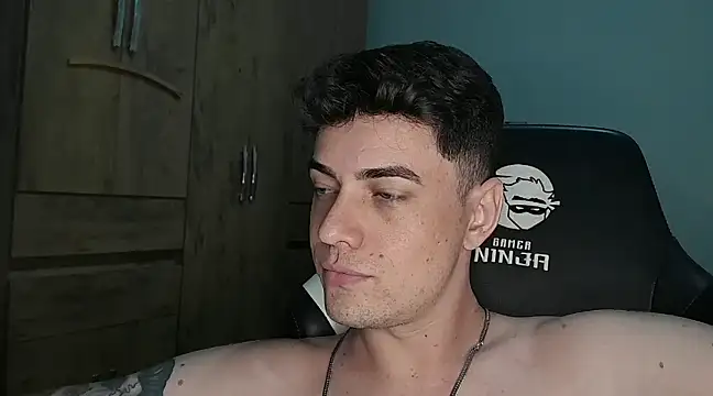 Snapshot of Dyllan__ chatting on January 2025 01:45:02 AM Dyllan online show from January 2025 01:45:02 AM