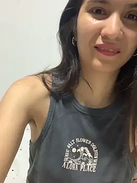 Bella still online show from November 2025 01:21:02 PM