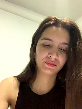 Bella still online show from December 2025 01:09:02 PM