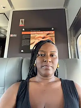 xoxoHotCoCo online show from May 2026 09:09:01 PM