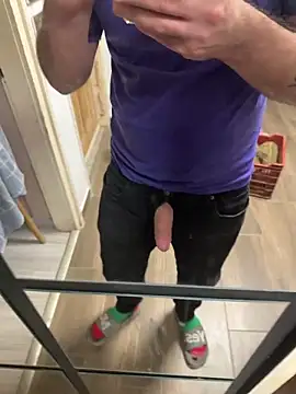 Snapshot of Klaus298 chatting on December 2025 09:09:02 PM Klaus298 online show from December 2025 09:09:02 PM