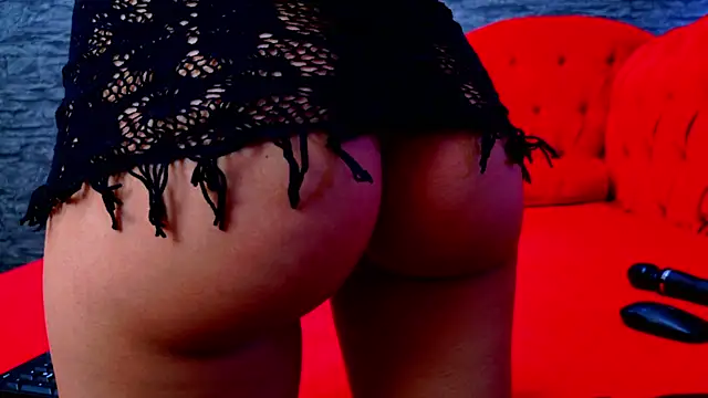 SelenaNoir online show from November 2025 06:03:01 AM