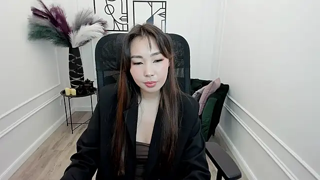 AnnaReyla online show from November 2025 07:24:02 PM