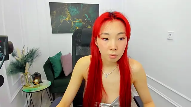 AnnaReyla online show from April 2026 12:47:02 PM