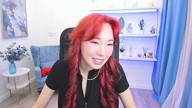 AnnaReyla online show from May 2026 07:08:01 PM