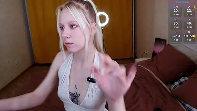 Snapshot of Mary_Kitty88 chatting on February 2026 10:15:01 PM Mary Kitty88 online show from February 2026 10:15:01 PM