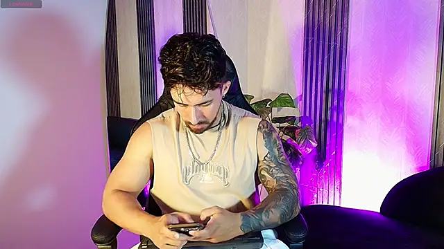 Snapshot of Brad_Summer chatting on June 2026 05:49:02 PM Brad Summer online show from June 2026 05:49:02 PM