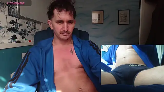 Snapshot of riffraphboi chatting on April 2026 10:31:01 AM riffraphboi online show from April 2026 10:31:01 AM