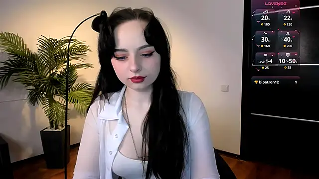 Noirael online show from April 2026 03:39:01 PM