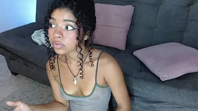 lucie petite online show from March 2025 09:31:02 PM