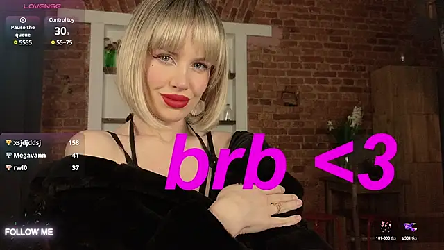 Snapshot of _TiffanyCo_ chatting on January 2025 09:46:01 AM TiffanyCo online show from January 2025 09:46:01 AM