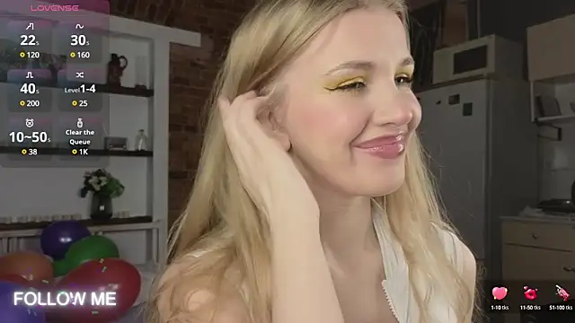 Snapshot of _TiffanyCo_ chatting on January 2025 06:22:02 AM TiffanyCo online show from January 2025 06:22:02 AM