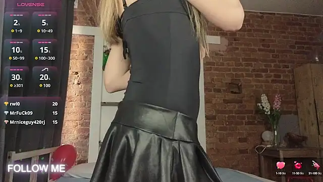 Snapshot of _TiffanyCo_ chatting on February 2025 09:17:02 AM TiffanyCo online show from February 2025 09:17:02 AM