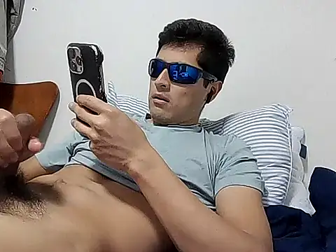 Snapshot of PerroDemonioHot chatting on November 2025 03:38:02 AM PerroDemonioHot online show from November 2025 03:38:02 AM