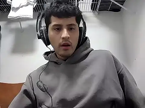 Snapshot of PerroDemonioHot chatting on January 2026 03:43:02 AM PerroDemonioHot online show from January 2026 03:43:02 AM