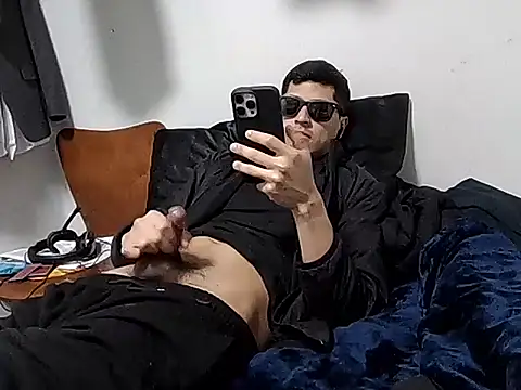 Snapshot of PerroDemonioHot chatting on February 2026 06:13:02 PM PerroDemonioHot online show from February 2026 06:13:02 PM