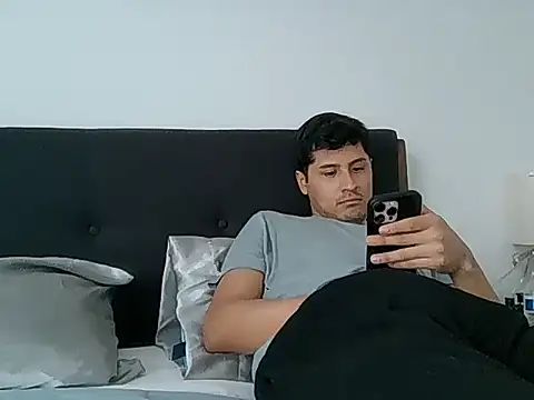 Snapshot of PerroDemonioHot chatting on February 2026 10:08:02 PM PerroDemonioHot online show from February 2026 10:08:02 PM