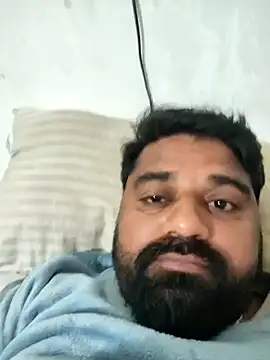 Snapshot of Raziv_komal143 chatting on December 2025 05:11:02 PM Raziv komal143 online show from December 2025 05:11:02 PM