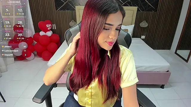 Snapshot of Lolly_18 chatting on February 2025 03:19:01 PM Lolly 18 online show from February 2025 03:19:01 PM