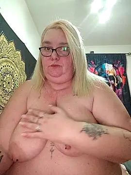 diosacurvy1984 online show from April 2026 10:40:02 PM