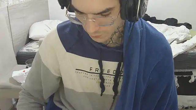 Snapshot of smokingink chatting on June 2026 11:09:01 PM smokingink online show from June 2026 11:09:01 PM