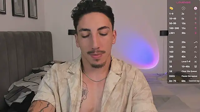 Snapshot of dylanspencer28 chatting on February 2025 10:24:01 PM dylanspencer28 online show from February 2025 10:24:01 PM