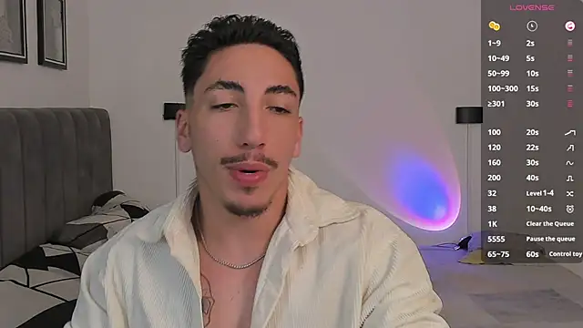 Snapshot of dylanspencer28 chatting on February 2025 11:24:01 PM dylanspencer28 online show from February 2025 11:24:01 PM