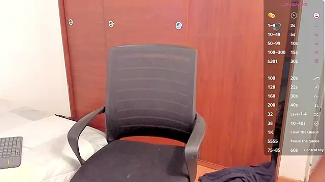 Snapshot of dylanspencer28 chatting on February 2025 10:18:02 PM dylanspencer28 online show from February 2025 10:18:02 PM