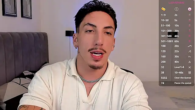 Snapshot of dylanspencer28 chatting on March 2025 01:58:02 AM dylanspencer28 online show from March 2025 01:58:02 AM