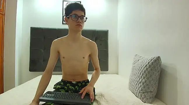 wolfandsky online show from January 2025 03:08:02 PM