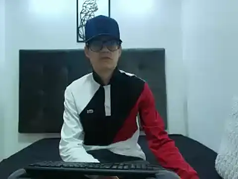 wolfandsky online show from February 2025 11:19:02 AM