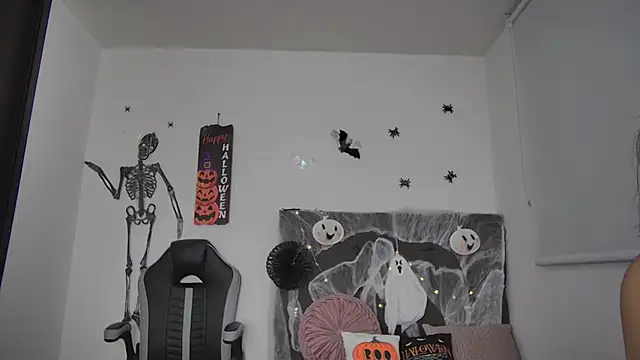 AmandaBrooks 18 online show from October 2025 01:28:01 AM