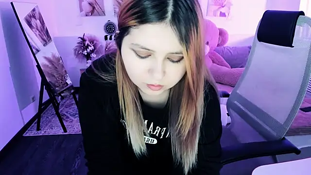 DiaAngell online show from April 2026 05:30:01 PM