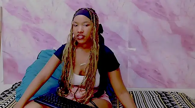 Snapshot of EroticSexyPrada chatting on February 2025 07:03:01 PM EroticSexyPrada online show from February 2025 07:03:01 PM