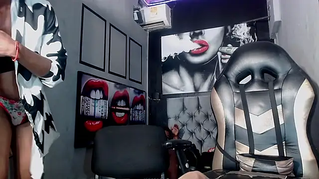 Snapshot of Africa_Carolina chatting on February 2025 08:20:01 AM Africa Carolina online show from February 2025 08:20:01 AM