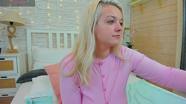 Misty  Fox online show from March 2025 03:07:01 AM