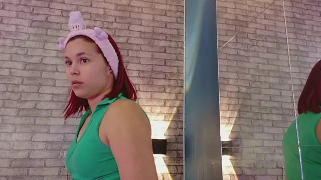 Sophie new25 online show from March 2026 01:06:02 PM