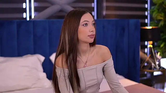 Snapshot of LaylaKristall chatting on February 2025 06:40:01 AM LaylaKristall online show from February 2025 06:40:01 AM