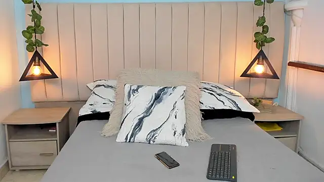 Snapshot of Paulina_Lopezz chatting on January 2025 08:25:01 PM Paulina Lopezz online show from January 2025 08:25:01 PM