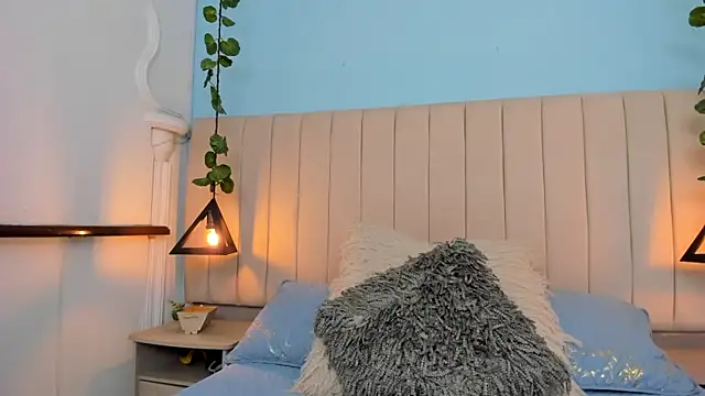 Snapshot of Paulina_Lopezz chatting on February 2025 08:47:01 PM Paulina Lopezz online show from February 2025 08:47:01 PM