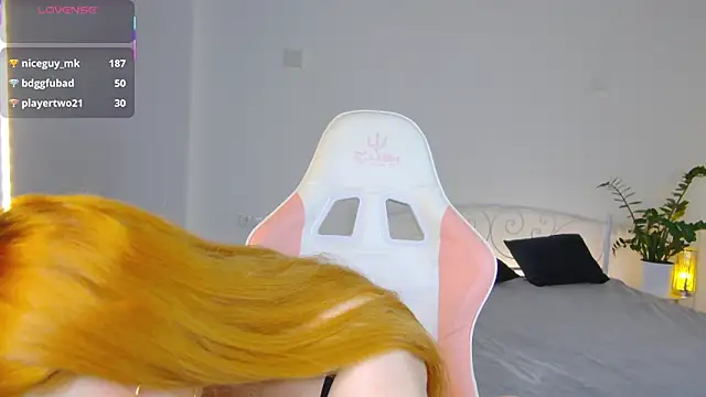 GiKarerra online show from November 2025 09:18:01 PM