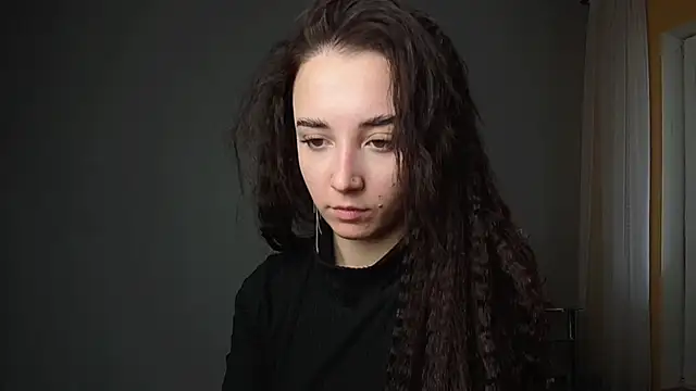 Eva Gloryy online show from February 2025 12:48:01 PM