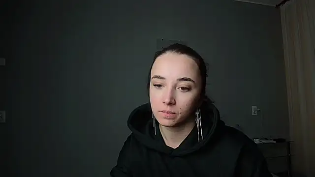 Eva Gloryy online show from March 2025 03:08:02 PM