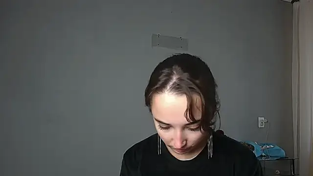 Eva Gloryy online show from October 2025 12:16:01 PM