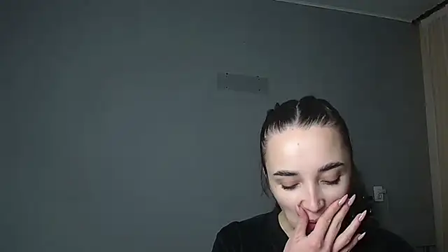 Eva Gloryy online show from January 2026 12:12:02 AM