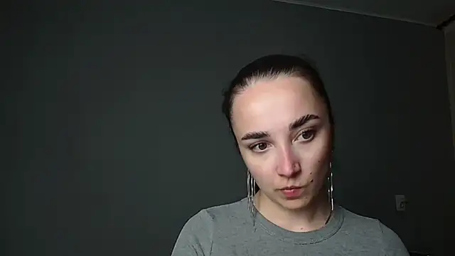 Eva Gloryy online show from May 2026 07:00:02 PM