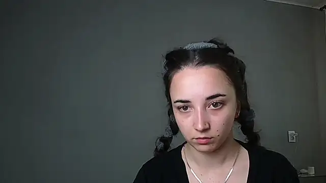 Eva Gloryy online show from May 2026 10:20:01 AM