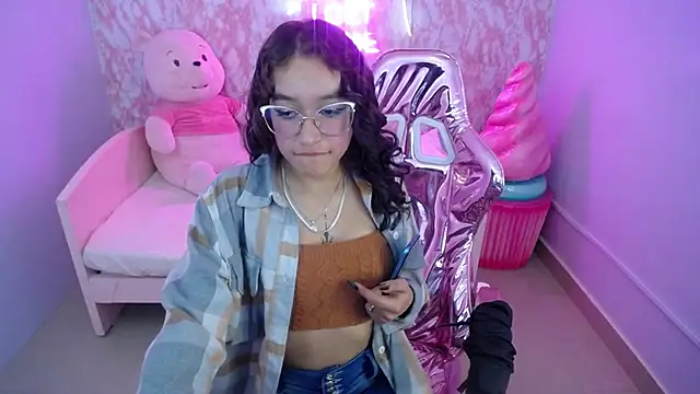 Snapshot of kassandra_ch_ chatting on February 2025 04:44:01 PM kassandra ch online show from February 2025 04:44:01 PM