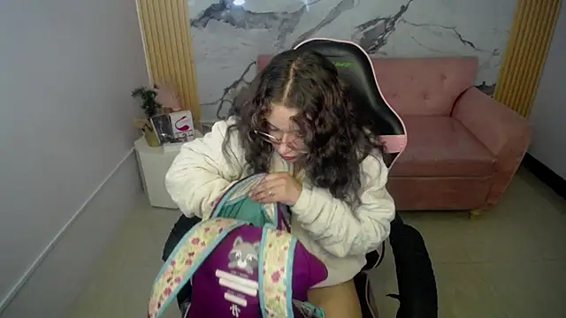 Snapshot of kassandra_ch_ chatting on March 2025 11:29:02 AM kassandra ch online show from March 2025 11:29:02 AM